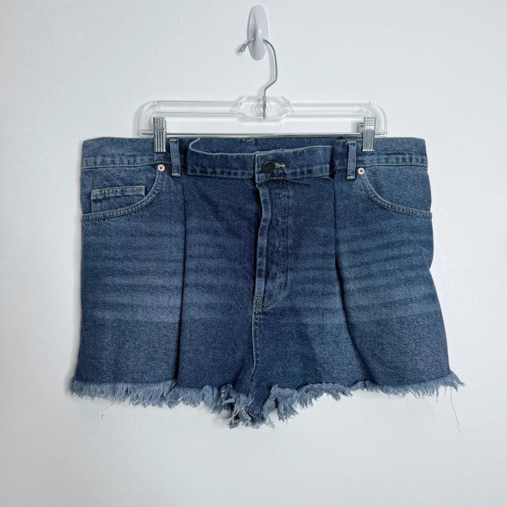 NWOT Raey Fold Raw Hem Denim‎ Shorts Size 32 Coastal Casual Minimalist Summer